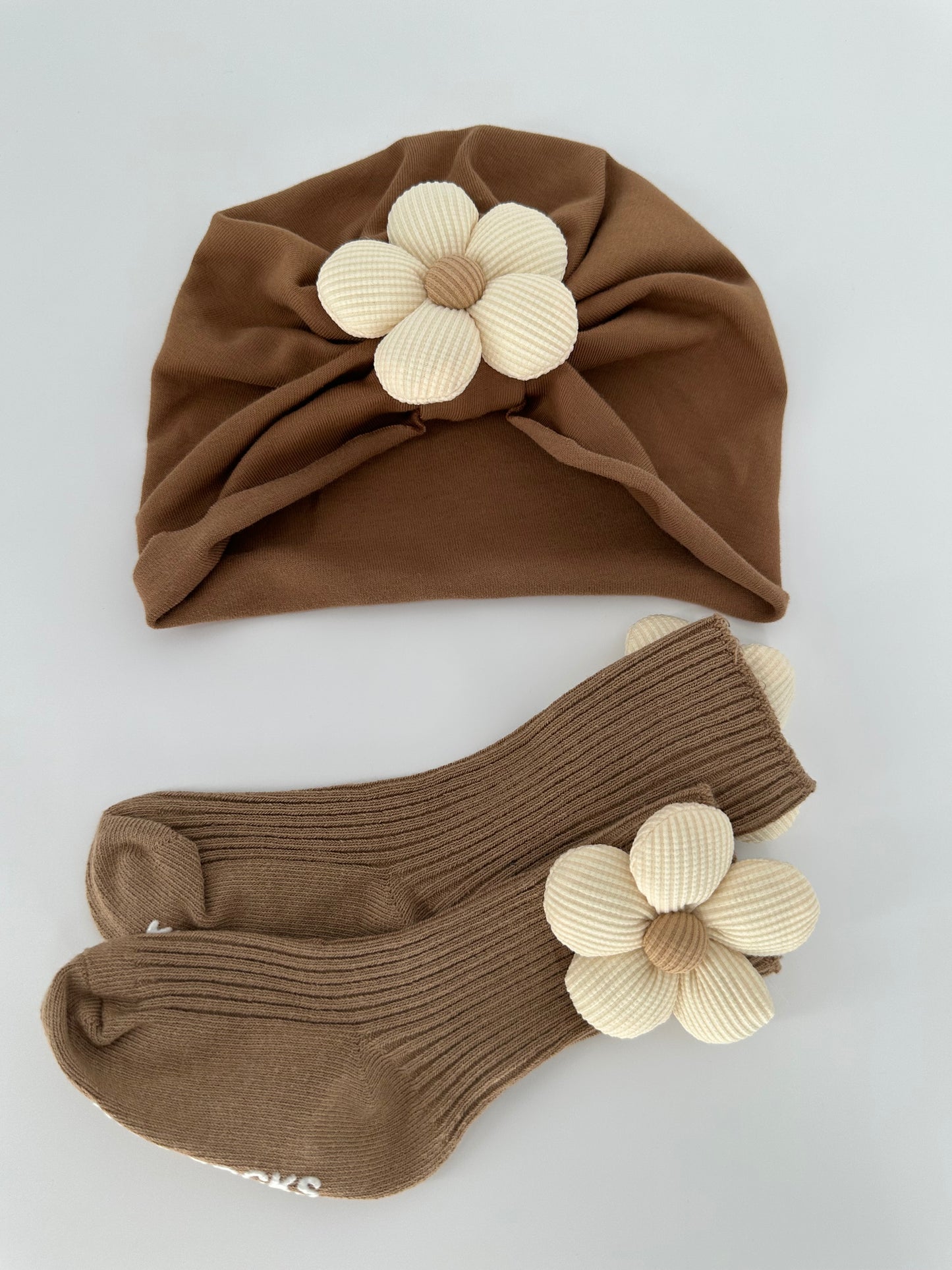 Flower hat and socks set